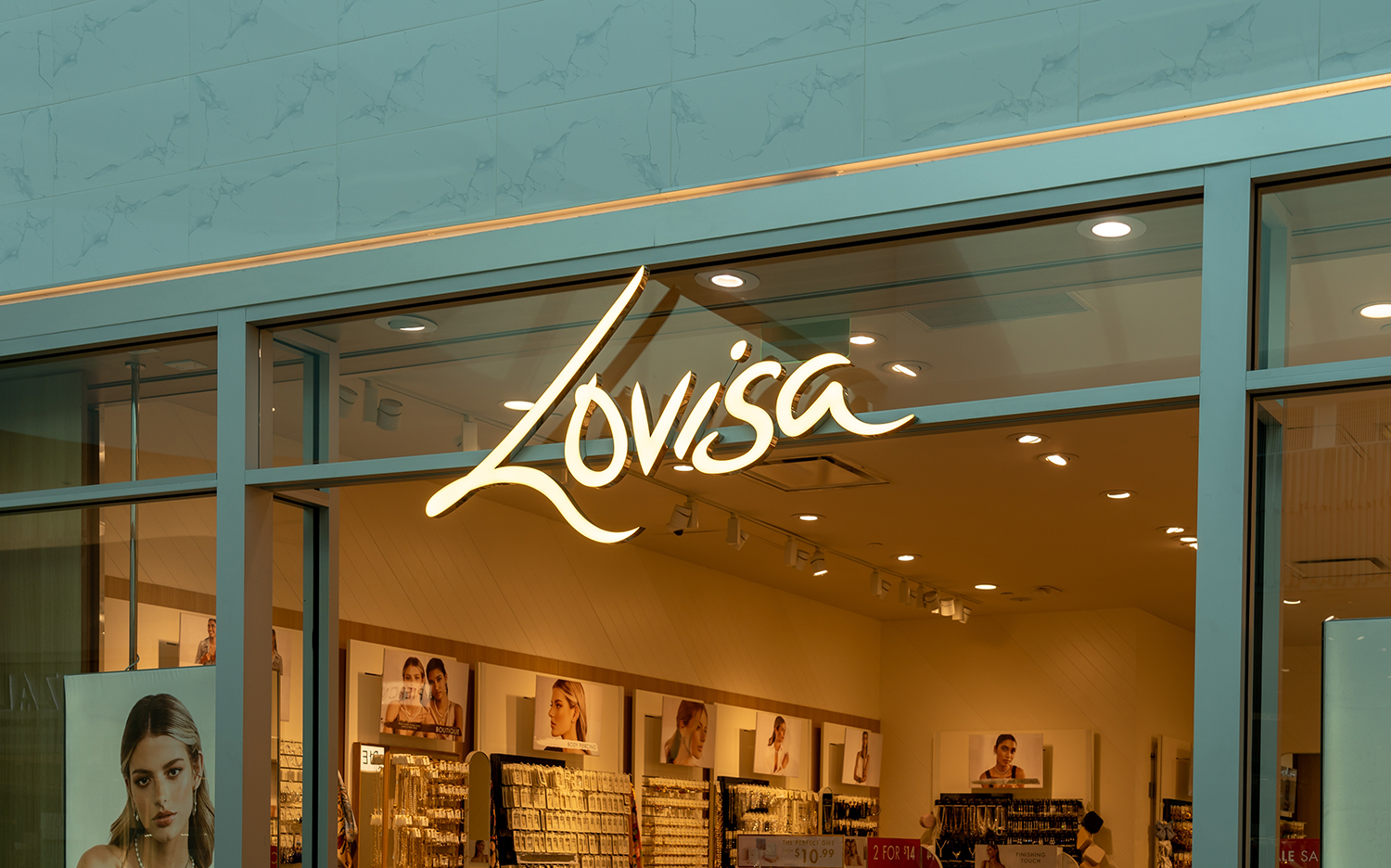 The Lovisa (ASX:LOV) share price is trading near record highs